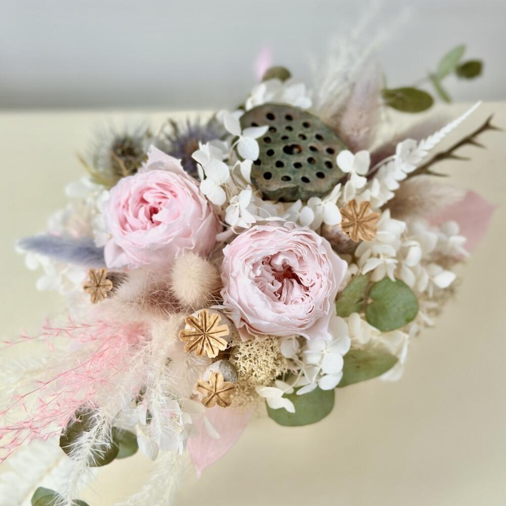 Композиция из стабилизированных цветов, сухоцветов