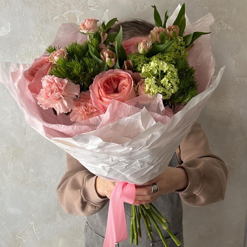 альстромерией и гвоздикой альстромерией и гвоздикой