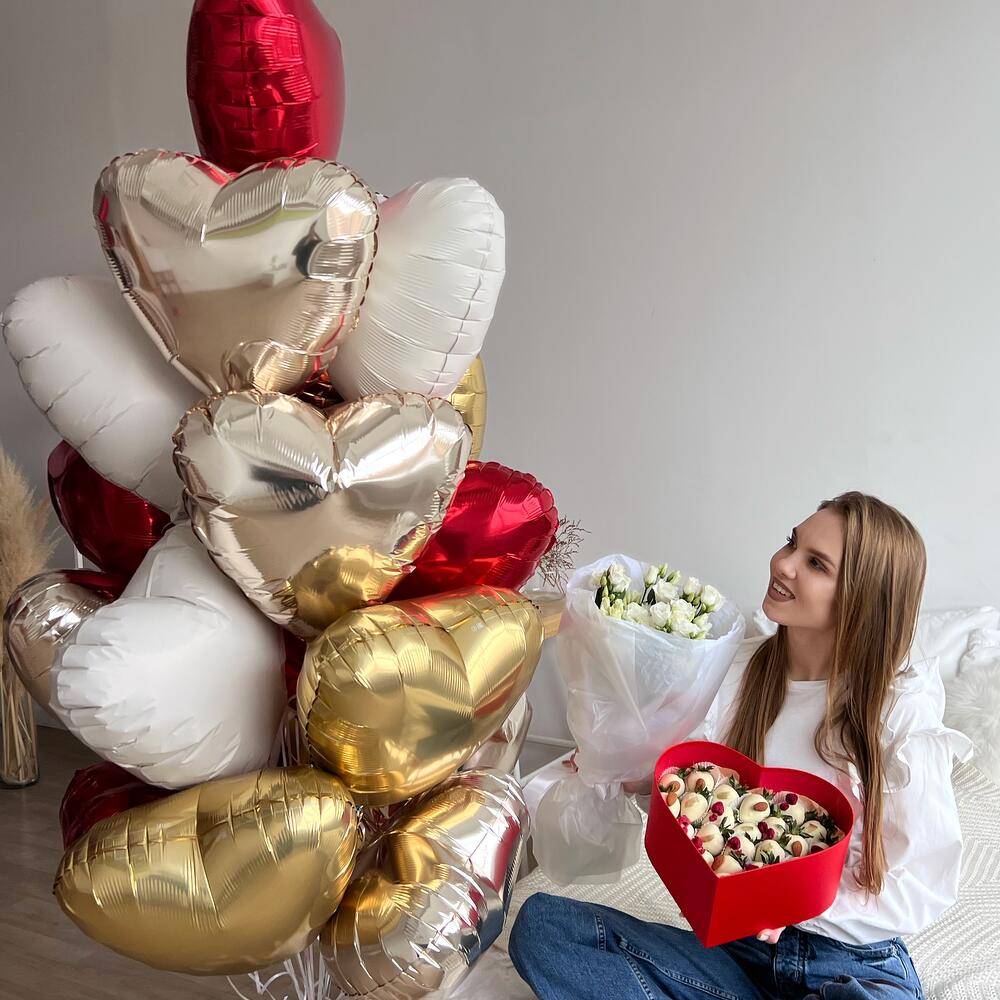 Цветы, шары и клубника в шоколаде КОМБО НАБОР 12
